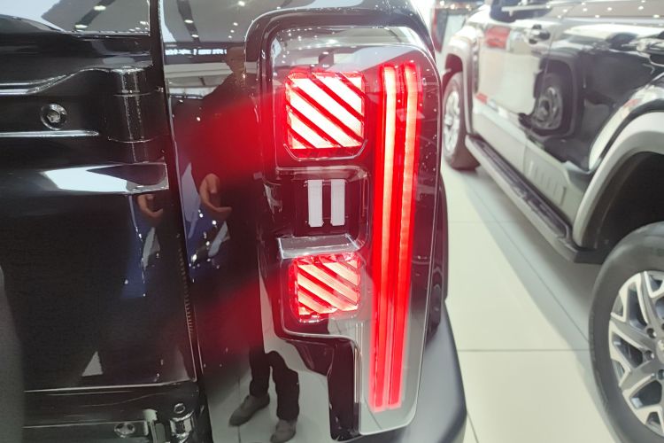 北京越野 北京BJ40 2024款 2.0T 全新城市猎人版 侠客型车身外观6006