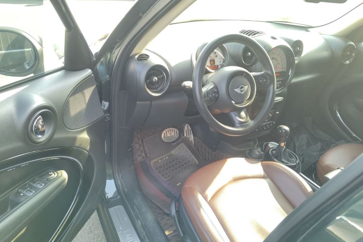 MINI Countryman 2014款 1.6L COOPER Fun中控内饰7003