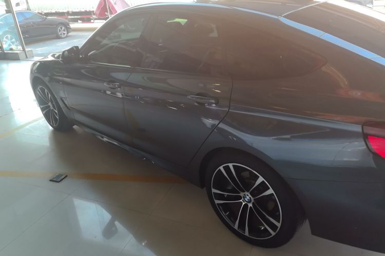 宝马3系GT 2020款 330i M运动曜夜版车身外观4