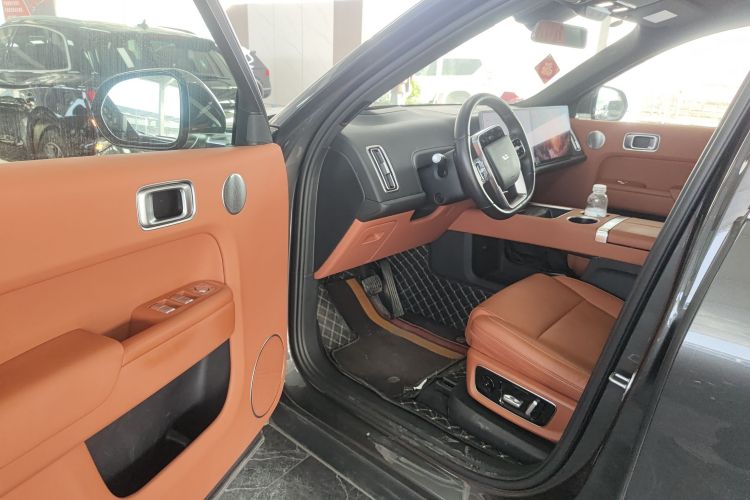 理想汽车 理想L8 2023款 Air中控内饰20
