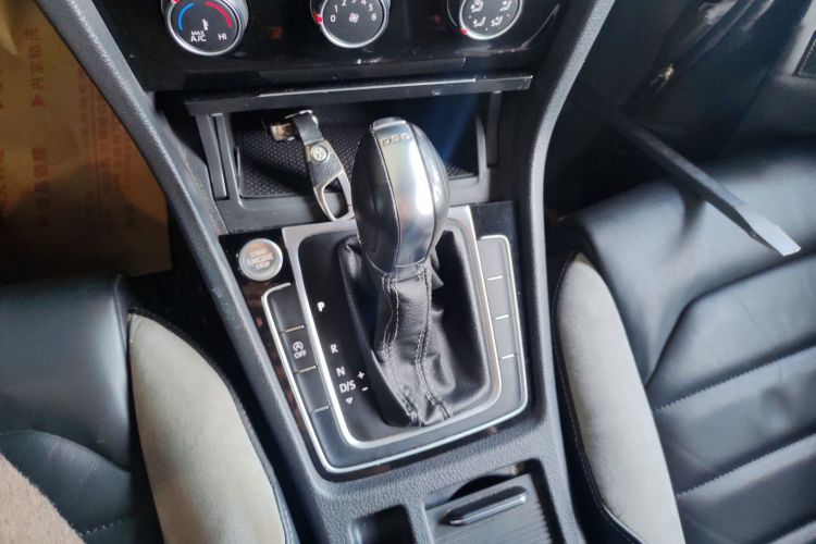 大众 高尔夫 2018款 280TSI 自动R-Line型中控内饰18