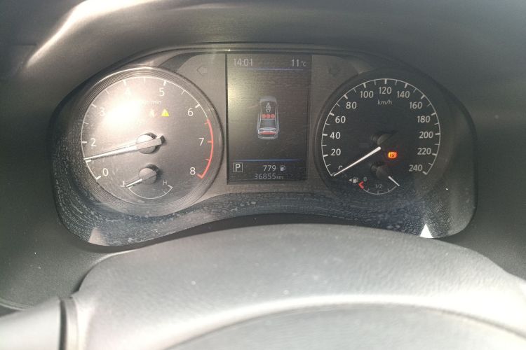 日产 天籁 2021款 2.0L XL 舒适版中控内饰15