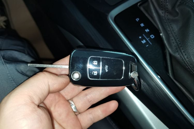 雪佛兰 科鲁泽 2023款 1.5L 双离合悦享版中控内饰11