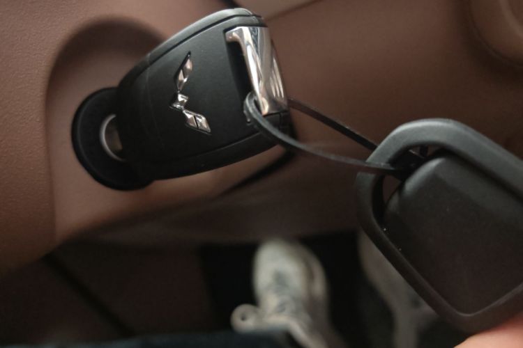 五菱汽车 宏光MINIEV 2025款 四门版 进阶款中控内饰11