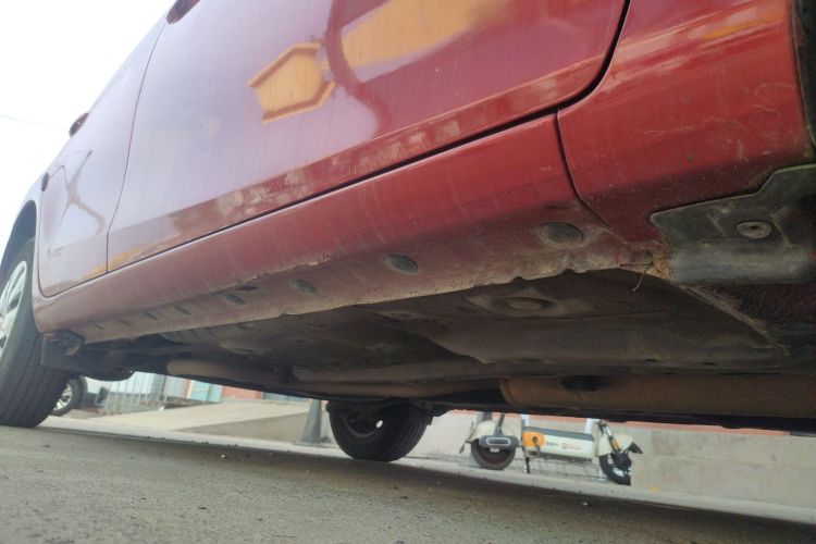 丰田 威驰 2014款 1.5L 自动智臻版机舱底盘29