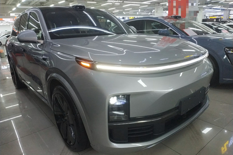 理想汽车 理想L8 2023款 Max车身外观3