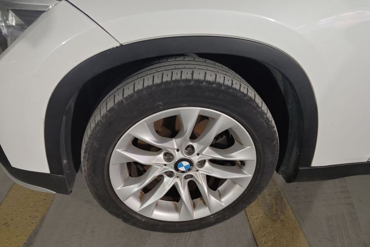 宝马X1 2015款 sDrive18i 时尚晋级版车身外观6007