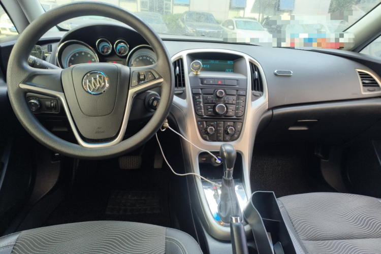 别克 英朗 2014款 XT 1.6L 自动时尚版中控内饰7002