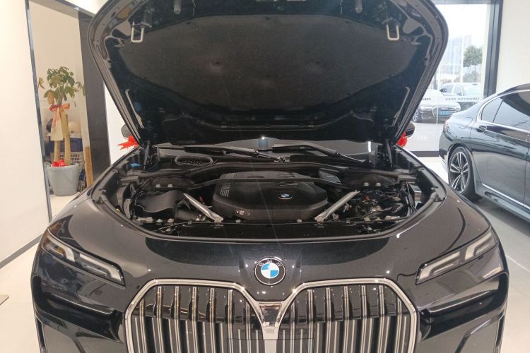 宝马7系 2023款 735Li M运动套装局部细节24