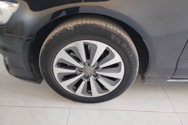 奥迪A6L 2016款 30 FSI 舒适型车身外观35