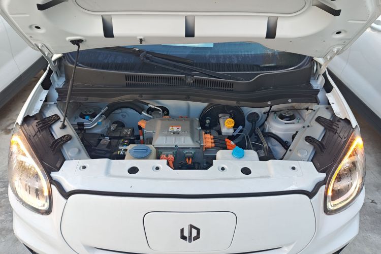 零跑汽车 零跑T03 2022款 玛瑙版机舱底盘24