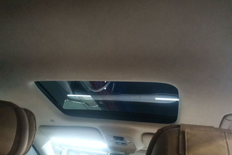 腾势D9 2024款 DM-i 980 四驱旗舰型局部细节22