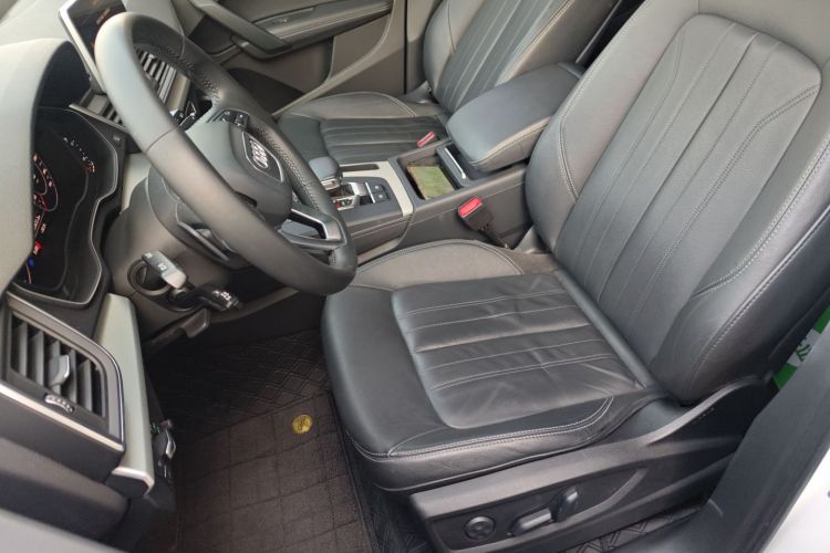 奥迪Q5L 2020款 改款 40 TFSI 荣享时尚型中控内饰19