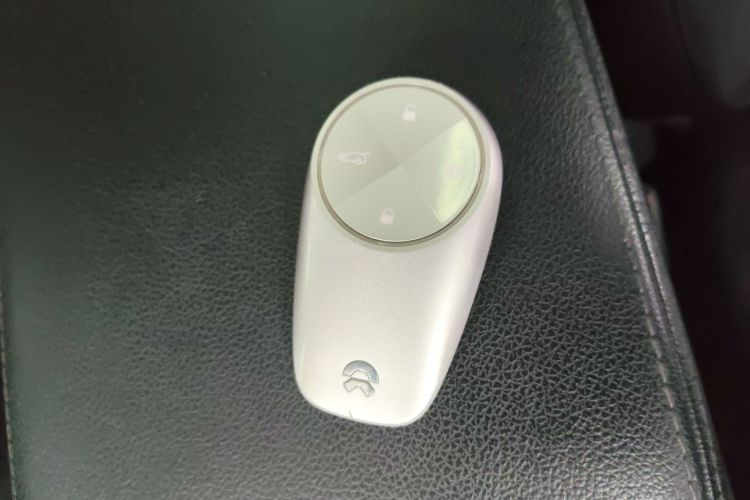 蔚来ES6 2019款 420KM 运动版中控内饰11