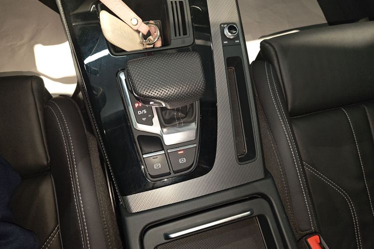 奥迪Q5L 2024款 40 TFSI 豪华动感型中控内饰18