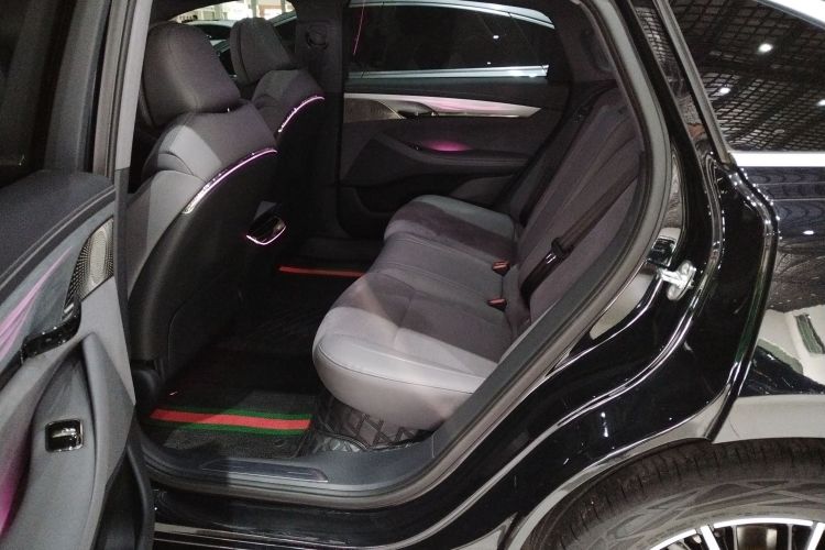 岚图汽车 岚图追光 2024款 PHEV 四驱超长续航行政版中控内饰7004