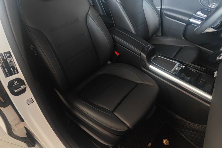 奔驰GLA 2025款 GLA 220局部细节41