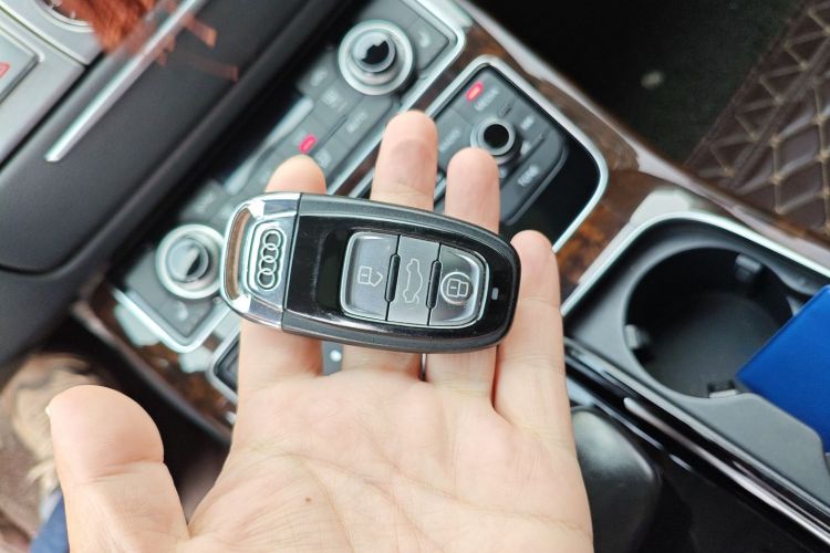 奥迪A8 2016款 A8L 45 TFSI quattro舒适型中控内饰7001