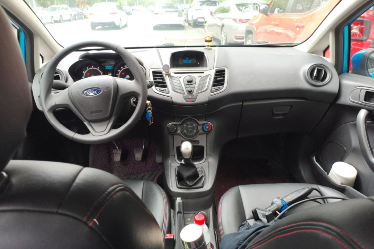 福特 嘉年华 2013款 三厢 1.5L 手动风尚型中控内饰7002