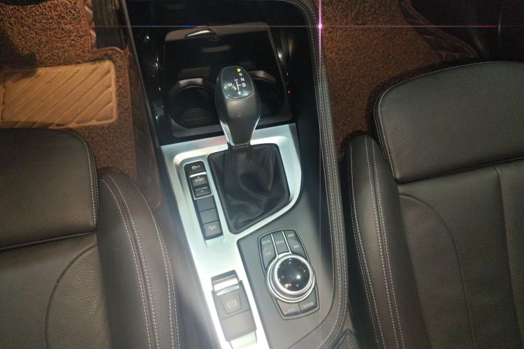 宝马X1 2018款 xDrive20Li 尊享型中控内饰18