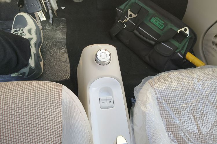 五菱汽车 宏光MINIEV 2024款 第三代 215km 青春版中控内饰18