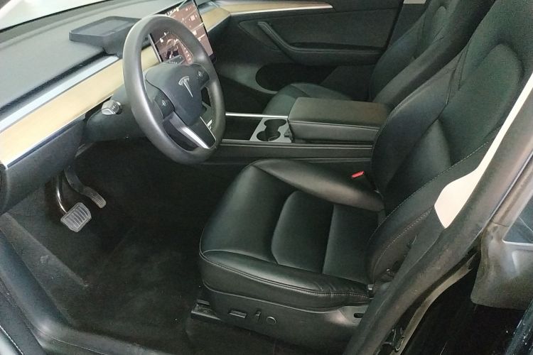 特斯拉 Model Y 2022款 改款 后轮驱动版中控内饰19