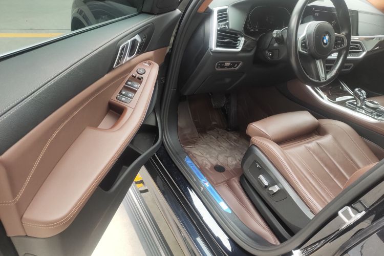 宝马X5(进口) 2021款 xDrive30i M运动套装中控内饰20