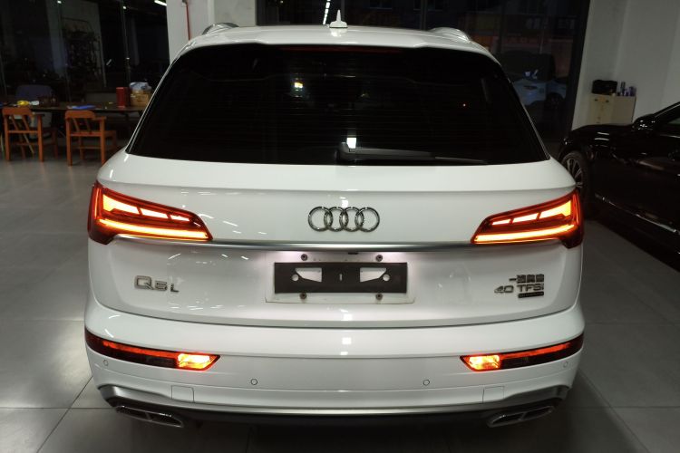 奥迪Q5L 2022款 40T 豪华动感型车身外观6