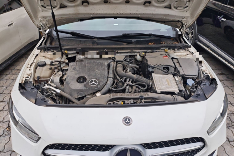 奔驰A级 2019款 A 180 L 运动轿车局部细节24