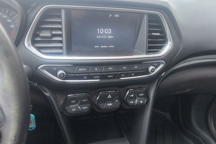 广汽传祺 传祺GS4 2015款 200T 手动豪华版中控内饰16