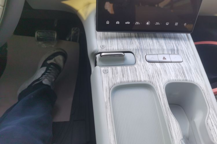 蔚来ET7 2022款 100kWh 首发版中控内饰18