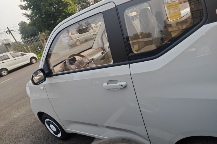 五菱汽车 宏光MINIEV 2024款 第三代 215km 青春版车身外观4