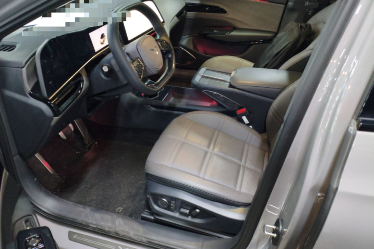 红旗EH7 2024款 690 Pro中控内饰19