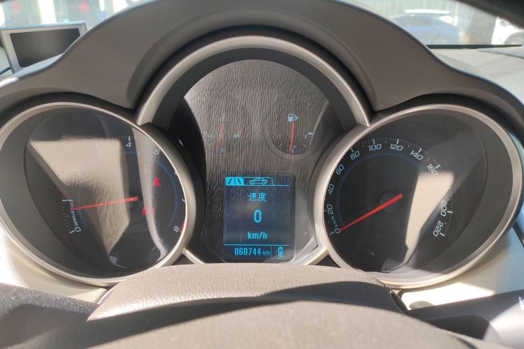 雪佛兰 科鲁兹 2015款 1.5L 经典 SL MT中控内饰14