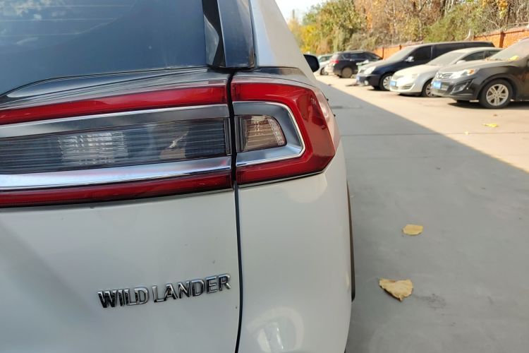 丰田 威兰达 2022款 2.0L CVT两驱豪华PLUS版车身外观6006