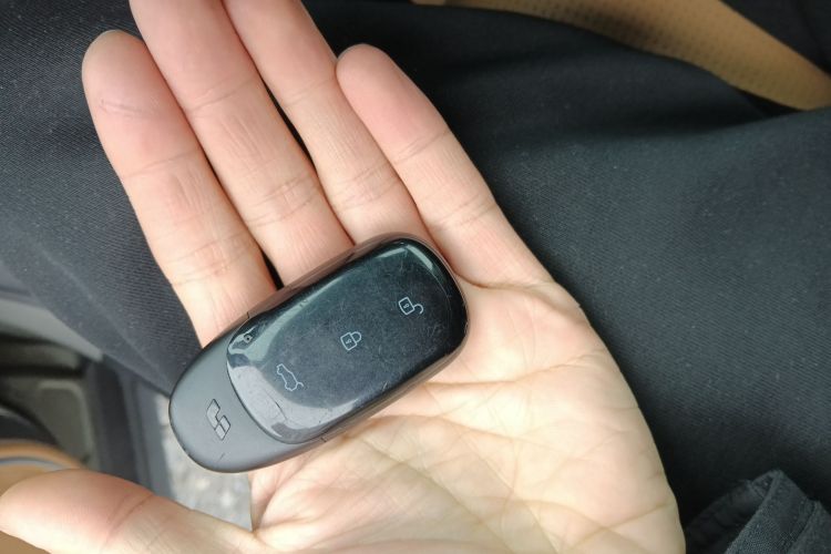 理想汽车 理想ONE 2021款 增程6座版中控内饰11