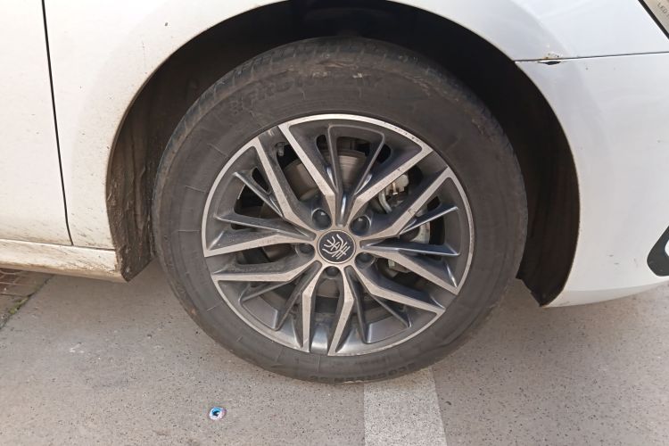 比亚迪 秦PLUS 2021款 EV 400KM 豪华型车身外观6007