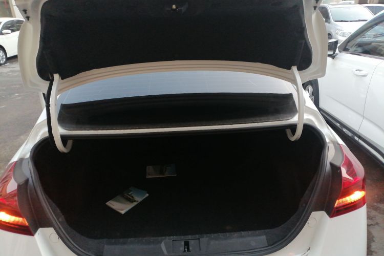 吉利汽车 帝豪 2021款 UP 1.5L 手动舒适型机舱底盘23