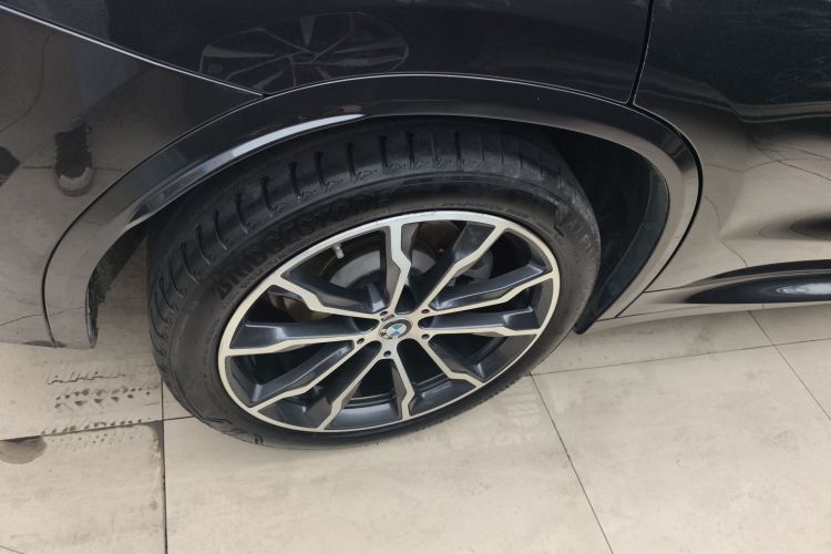 宝马X3 2022款 xDrive30i 领先型 M曜夜套装车身外观6008