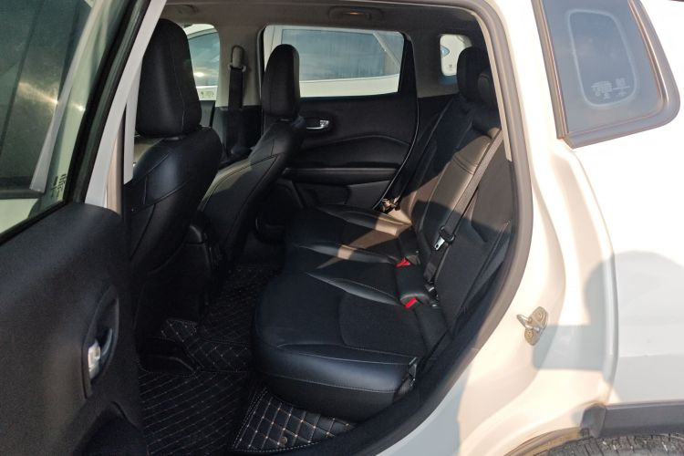 Jeep 指南者 2019款 220T 自动家享版中控内饰21