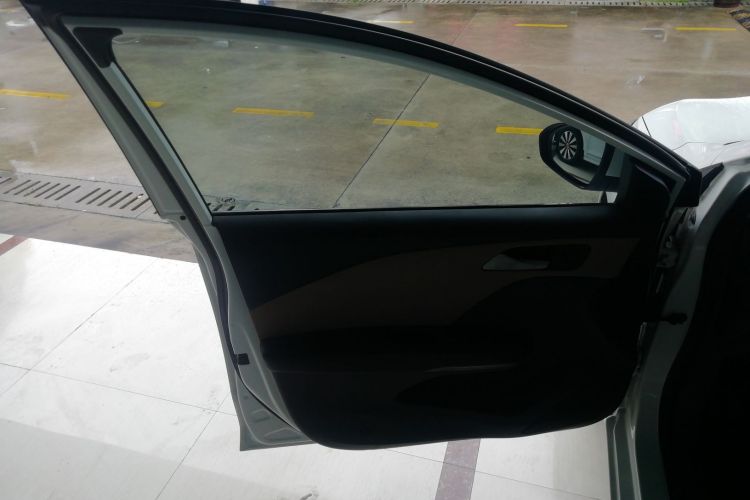 雪佛兰 科鲁泽 2022款 320 自动悦享天窗版中控内饰7007