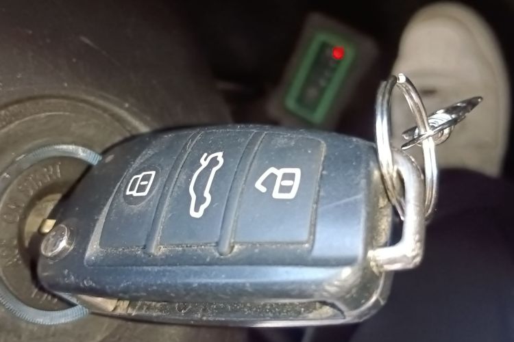 奇瑞 艾瑞泽5 2017款 1.5L 手动时尚版中控内饰11