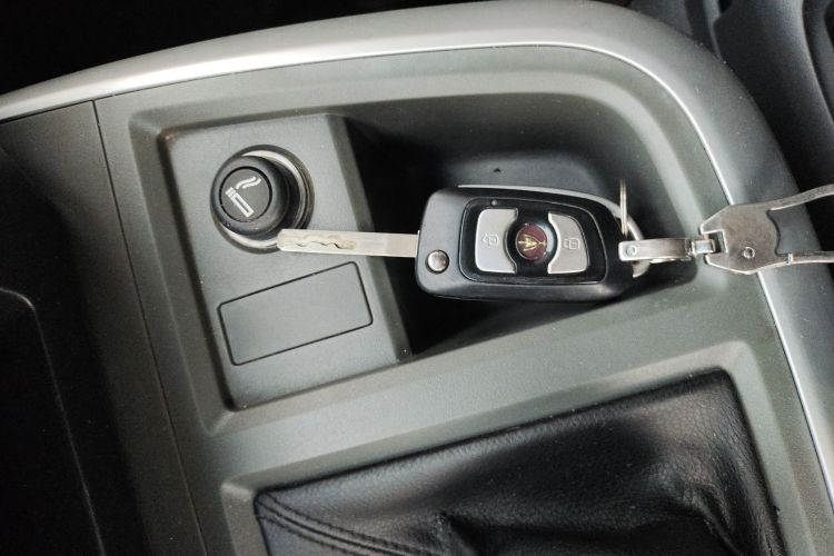 金杯海狮王 2021款 2.0L城运王系列畅运型高顶6座1TZS中控内饰11