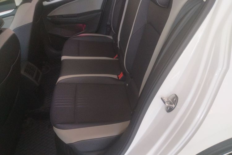 大众 高尔夫 2023款 改款 280TSI DSG Pro中控内饰7004