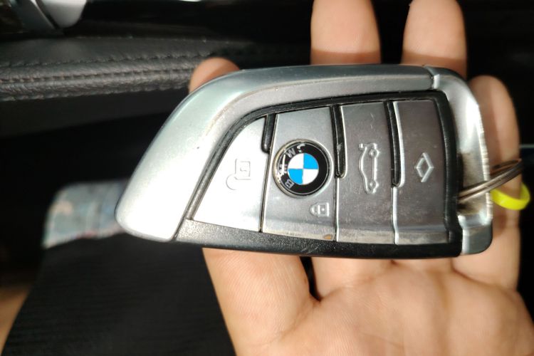 宝马5系 2020款 530Li 领先型 M运动套装中控内饰7001