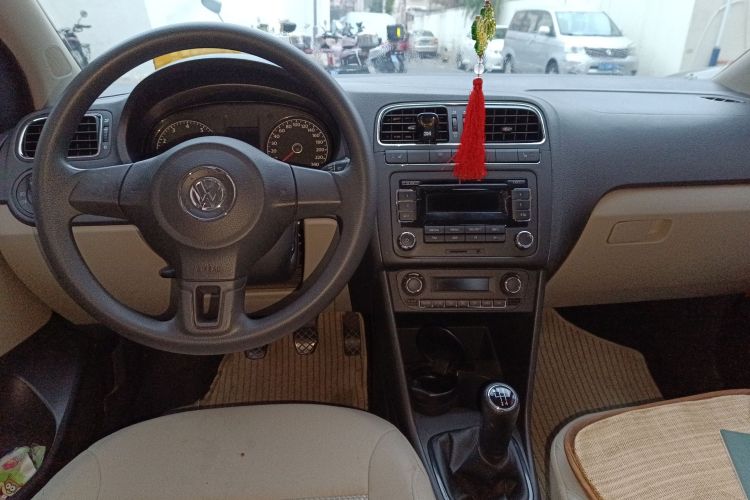 大众 Polo 2011款 1.4L 手动致尚版中控内饰12