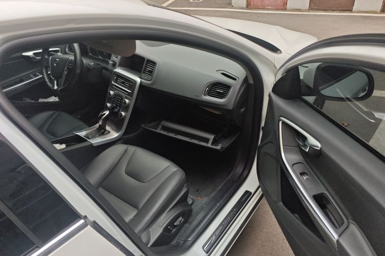 沃尔沃S60 2019款 S60L T3 智进版局部细节9005