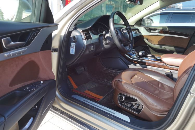 奥迪A8 2013款 A8L 45 TFSI quattro豪华型中控内饰20