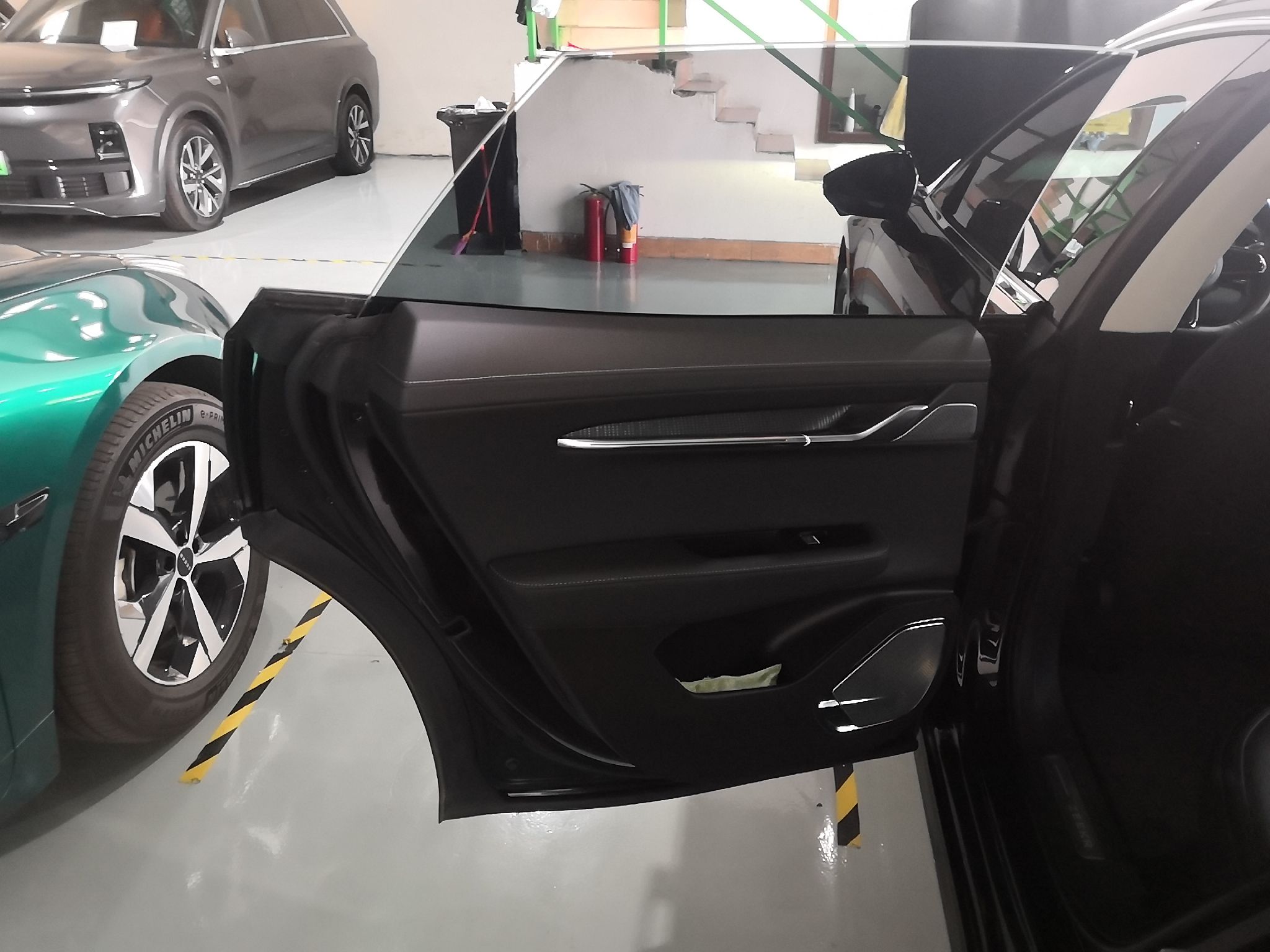 极氪001 2022款 长续航双电机 WE版