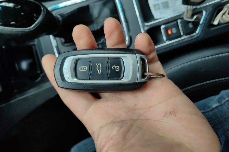 吉利汽车 帝豪 2017款 三厢百万款 1.5L CVT向上版中控内饰11